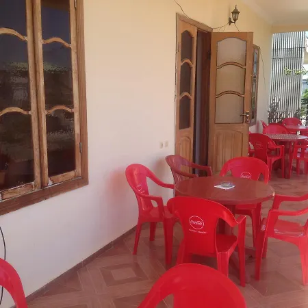 Davit Inn